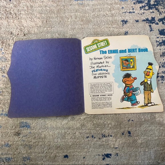 Sesame Street The ERNIE and BERT Book - Picture 2 of 4